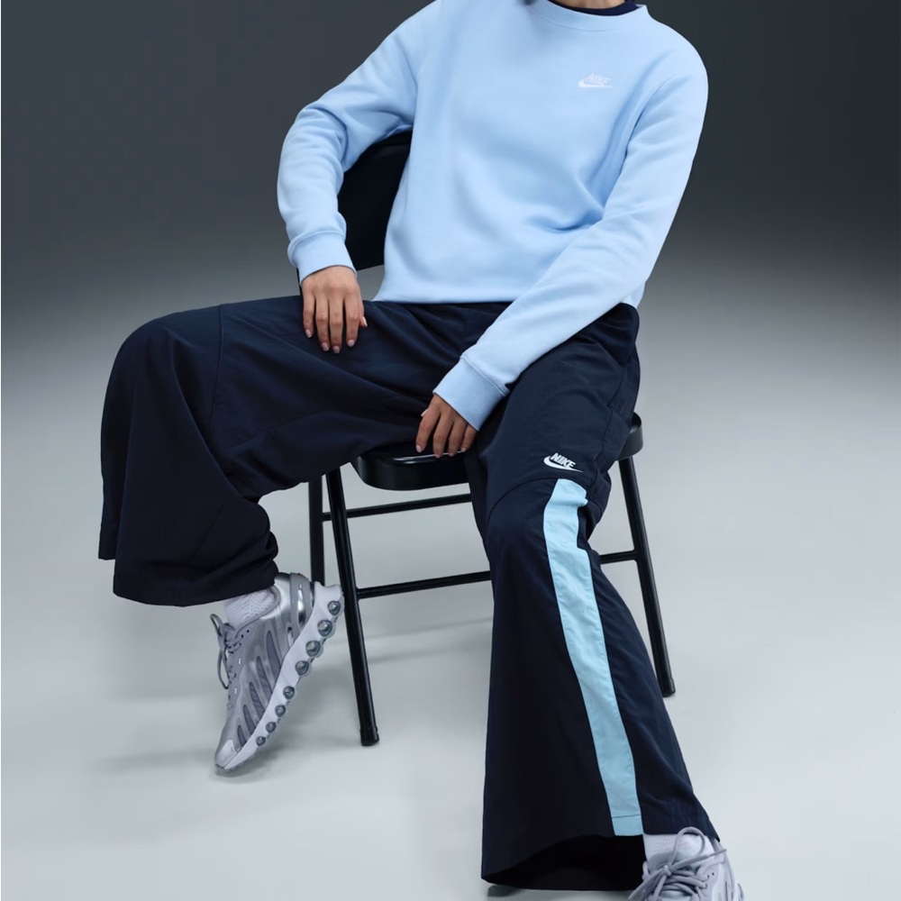 Nike Sportswear Women’s Wide Leg woven pants NWT